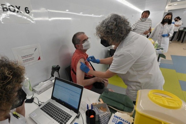 Les réservations de vaccins sont affectées par la fermeture du site web de la région de Rome par des pirates informatiques