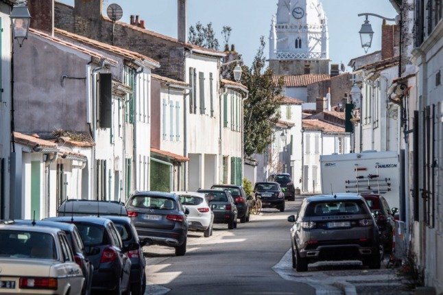 Tour d’horizon de l’immobilier français : Des villages à la recherche d’acheteurs et des projets de résidences secondaires partagées