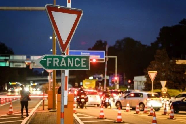 Des résidents suisses traversent la frontière vers la France pour des “tests Covid moins chers”.