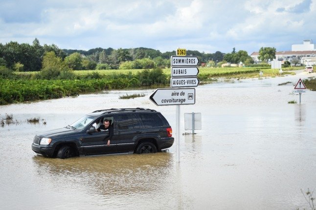 LATEST : Les habitants du sud de la France sont invités à rester chez eux en raison des pluies torrentielles et des inondations.