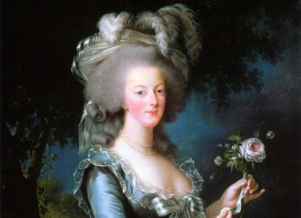 Les rayons X révèlent les parties cachées des lettres de Marie-Antoinette à son amant présumé.