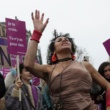 Les manifestants demandent que davantage de mesures soient prises pour mettre fin à la violence à l’égard des femmes françaises.