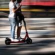 Les utilisateurs d’e-scooters parisiens confrontés à de nouvelles limitations de vitesse