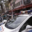 Trois personnes arrêtées après que deux policiers aient été poignardés à Cannes