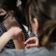 La France commencera à vacciner les jeunes enfants la semaine prochaine : Ministre de la Santé