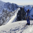 Un alpiniste réalise une première mondiale lors d’une époustouflante ascension des Alpes.