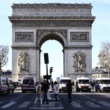 LATEST : Affrontements sur les Champs-Elysées alors que les “convois de la liberté” entrent dans Paris
