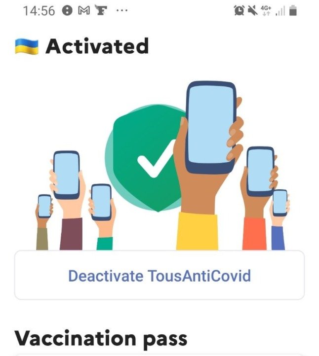 L'application française TousAntiCovid porte désormais un petit drapeau ukrainien. 