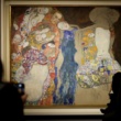 Le Parlement français autorise la restitution “historique” d’œuvres d’art de Klimt et de Chagall à des familles juives.