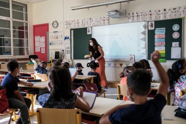 Masques, tests et sports : La France va assouplir le protocole Covid dans les écoles