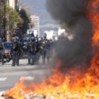 De violents affrontements se poursuivent en Corse après l’attaque d’un prisonnier de renom
