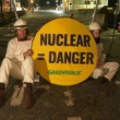 Des militants de Greenpeace prennent d’assaut une centrale nucléaire française