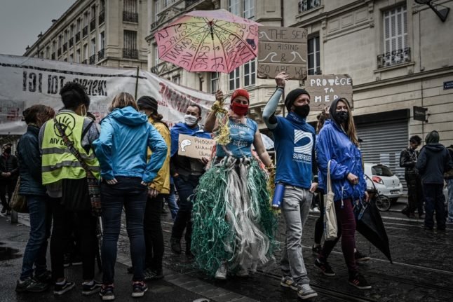 Des milliers de personnes vont participer aux manifestations pour le climat en France samedi.