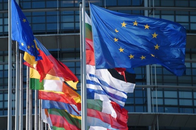« Personnages louches » : les pays de l'UE vont-ils désormais mettre fin aux systèmes de « passeport doré » ?