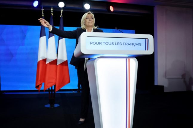 Ce n'est pas fini : Marine Le Pen concède sa défaite mais promet de poursuivre le combat.