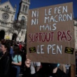 EN IMAGES : Des milliers de personnes participent à des manifestations antifascistes dans toute la France.