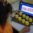 VIDÉO : Comment les écoliers français apprennent à repérer les fausses nouvelles