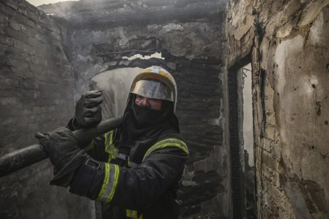 « Ma façon d'aider l'Ukraine » : le réfugié basé à Paris en mission pour aider les pompiers