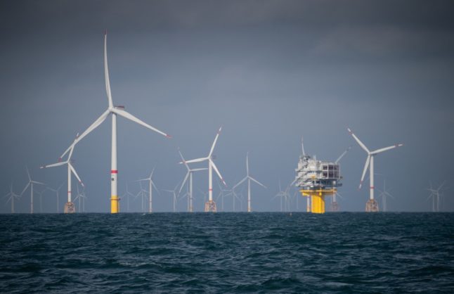 La France produit de l'électricité à partir d'un parc éolien offshore pour la première fois.