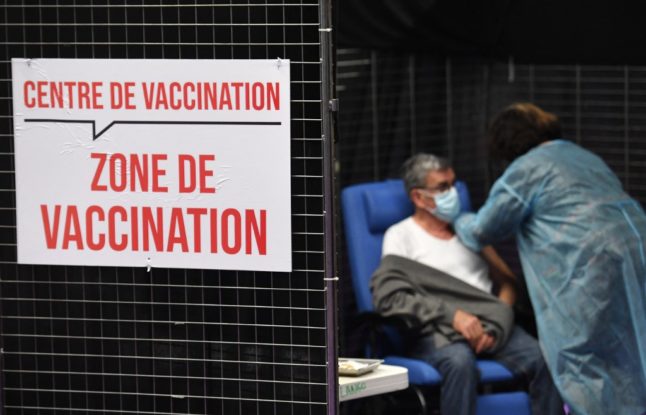 La France élargit la liste des groupes éligibles pour la deuxième injection de rappel du vaccin Covid