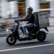 Colère alors que Paris introduit des frais de stationnement pour les motos et les scooters