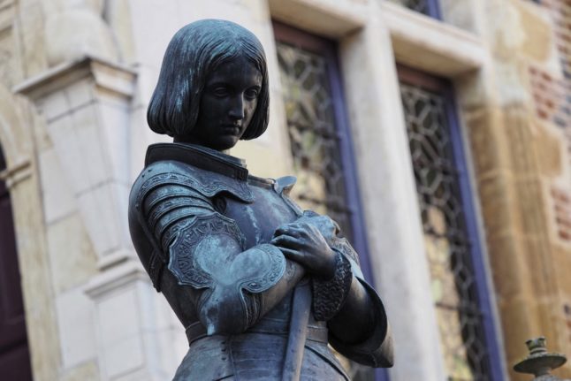 Mythes de l'histoire de France : Jeanne d'Arc s'est déguisée en homme pour mener une armée contre les Anglais.