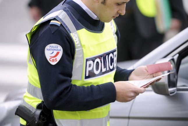 Question d'un lecteur : La police française a-t-elle le droit de voir ma carte d'identité ?