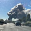 Un gigantesque incendie détruit un entrepôt du marché géant de Paris