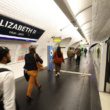 Une station de métro parisienne rend hommage à Elizabeth II lors de ses funérailles