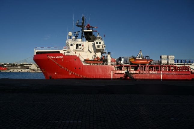 La France et l'Italie se disputent au sujet d'un navire de migrants avec 234 personnes à bord.