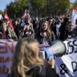 Les travailleurs syndiqués manifestent à travers la France pour protester contre la hausse du coût de la vie.