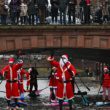 VIDÉO : Regardez : Les pères Noël traversent Strasbourg en France